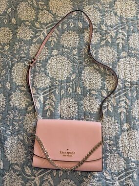 kate spade blush pink crossbody with gold chain detail